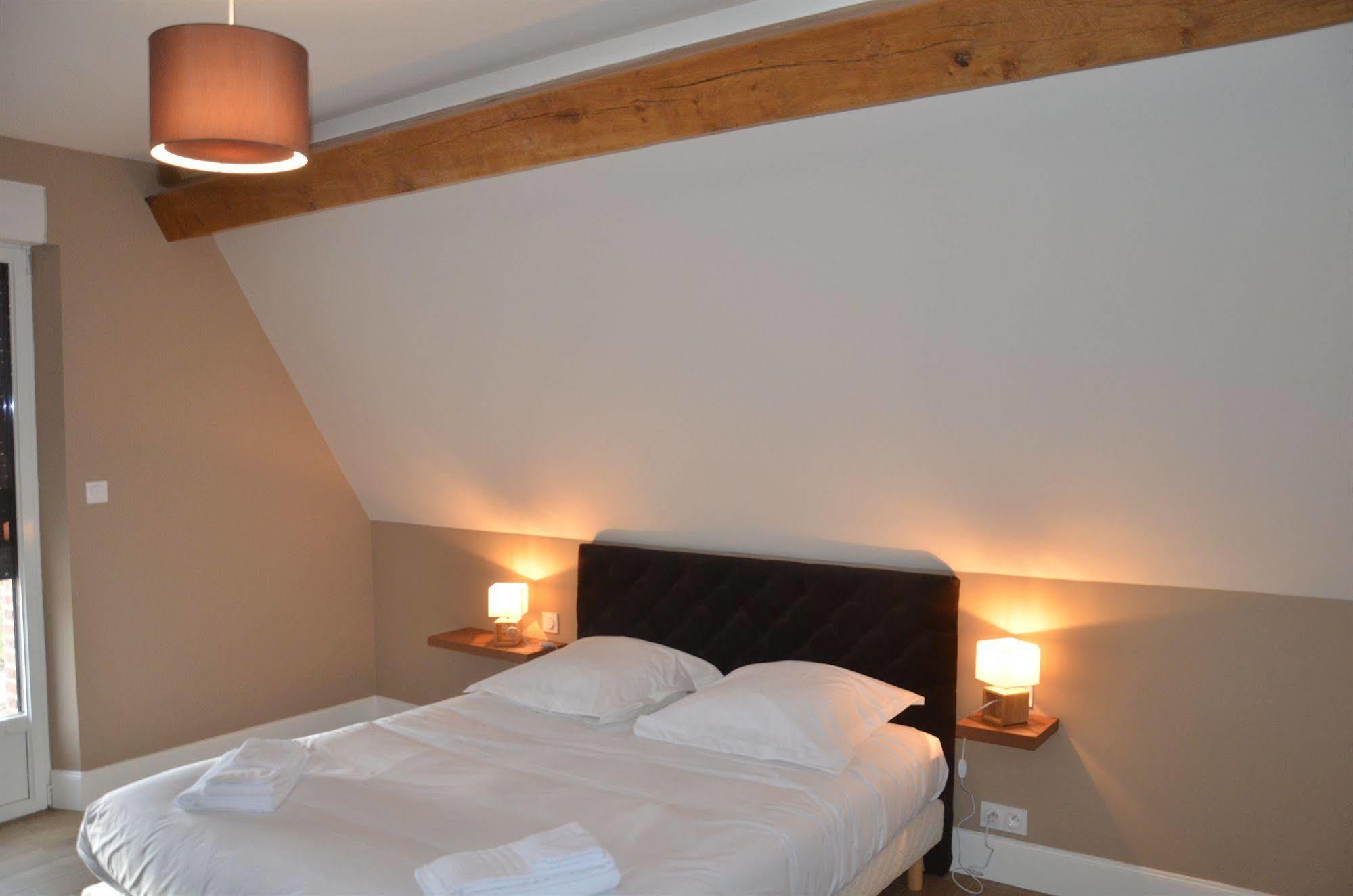 Auberge Du Moulin A Vent, The Originals Relais Manou Экстерьер фото