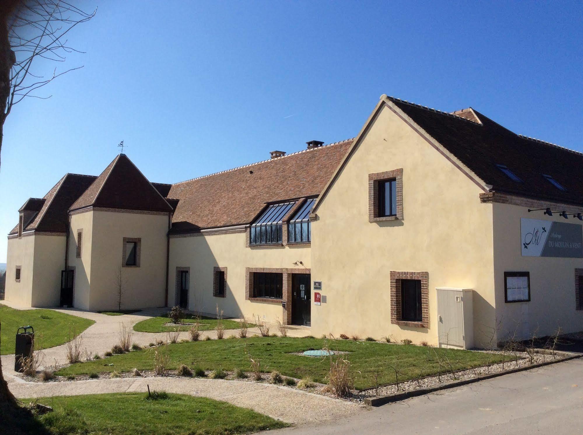 Auberge Du Moulin A Vent, The Originals Relais Manou Экстерьер фото